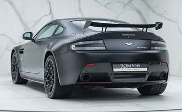 Aston Martin V12 Vantage S 10