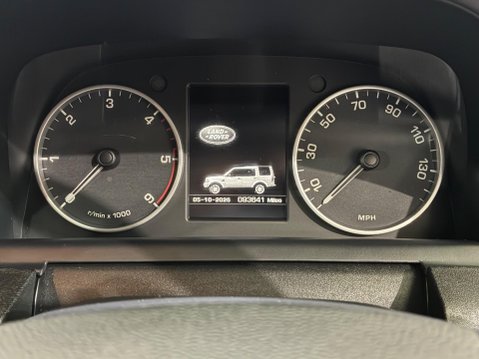 Land Rover Discovery 3.0 SD V6 Landmark Auto 4WD Euro 6 (s/s) 5dr 49