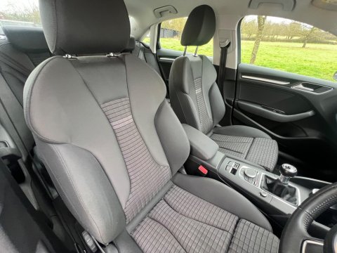 Audi A3 TFSI SPORT 32