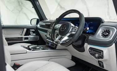 Mercedes-Benz G Class AMG G63 CARBON EDITION 13