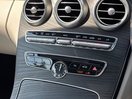 Mercedes-Benz C Class 2.1 C220d AMG Line (Premium Plus) Cabriolet 2dr Diesel 4MATIC (170ps) 30