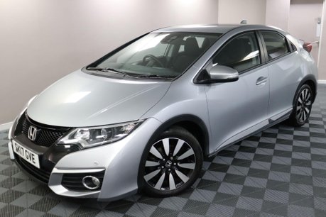 Honda Civic I-VTEC SE PLUS NAVI 20