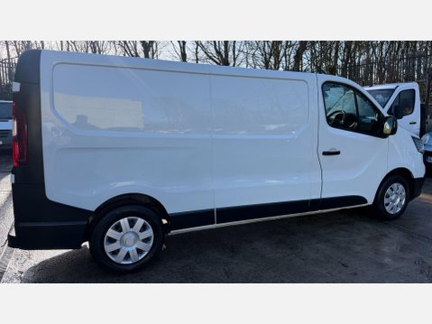 Renault Trafic 2.0 dCi Blue LL30 Business Panel Van 5dr Diesel Manual L2 H1 Euro 6 (s/s) ( 11