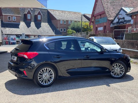 Ford Focus TITANIUM X 2