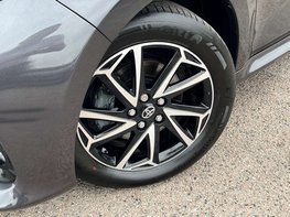 Toyota Yaris 1.5 Yaris Design HEV CVT 5dr 3