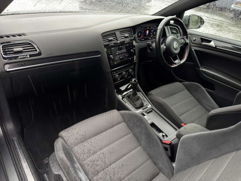 Volkswagen Golf 2.0 Golf R TSi Semi-Auto 4WD 3dr 22