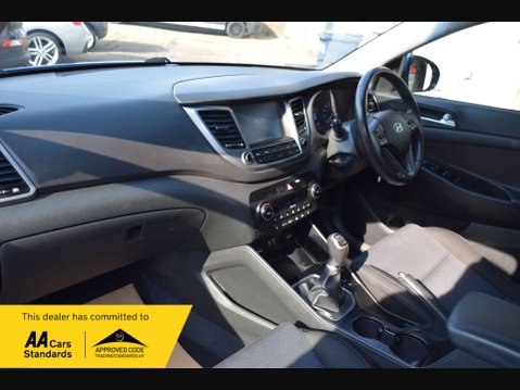 Hyundai TUCSON 1.7 Tucson SE Nav Blue Drive 2WD CRDi 5dr 26