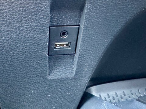 Toyota Corolla VVT-I DESIGN 40
