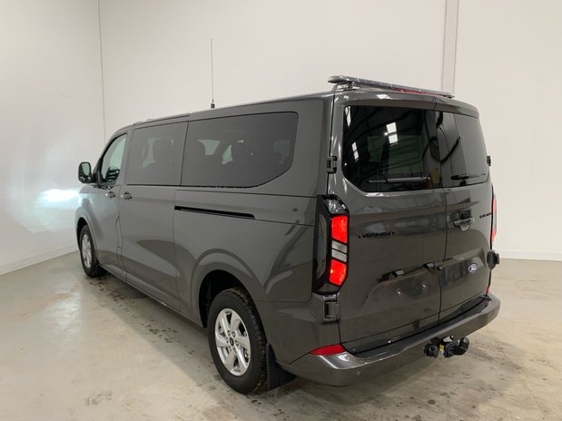 Ford Transit Custom 320LWB 9 Seat Kombi Titanium *new* 8