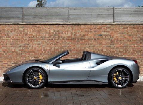 Ferrari 488 Spider 2