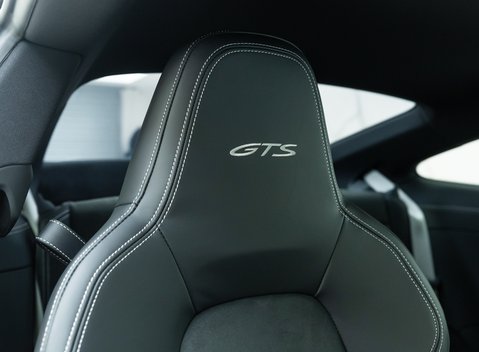 Porsche 911 Carrera GTS (992) 13