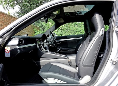 Porsche 911 (991) Carrera 10