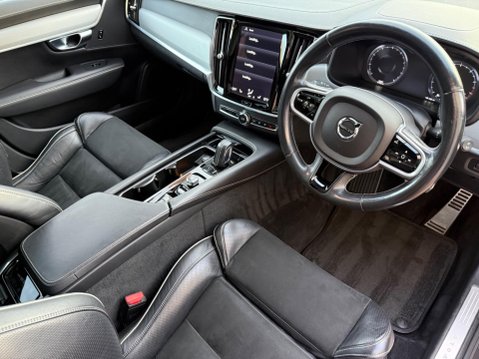 Volvo V90 2.0 B5 MHEV R-Design Auto Euro 6 (s/s) 5dr 31