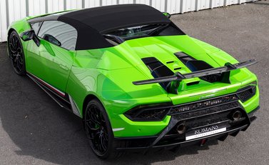 Lamborghini Huracan Spyder LP640-4 Performante 8