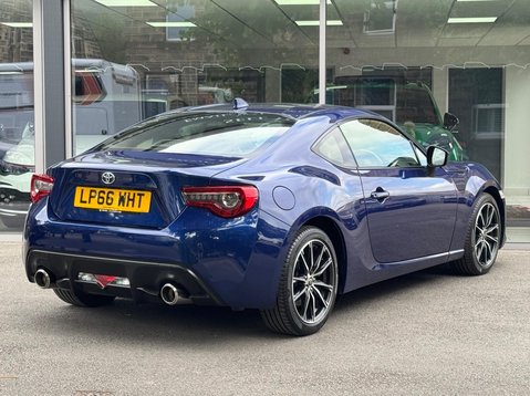 Toyota GT86 D-4S PRO 9