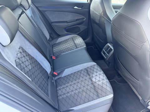 Volkswagen Golf R-LINE ETSI DSG 17
