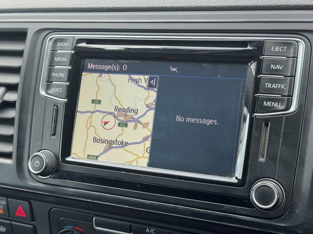 Volkswagen Transporter AUTO SWB [SOLD KH] L1H1 SPORTlINE T32 Air Con Nav Sensors EURO 6 NO VAT DSG 31