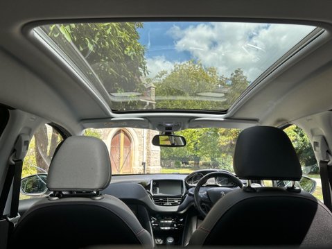 Peugeot 2008 PURETECH S/S GT LINE 4