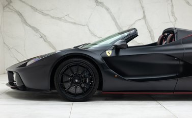 Ferrari LaFerrari Aperta 72