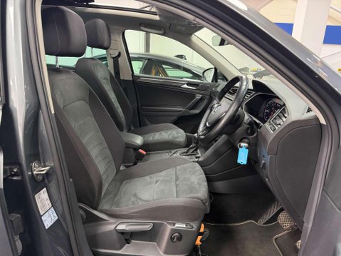 Volkswagen Tiguan 2.0 TSI SEL SUV 5dr Petrol DSG 4Motion Euro 6 (s/s) (180 ps) 41