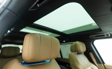 Land Rover Range Rover P530 Autobiography LWB 7 Seater 12