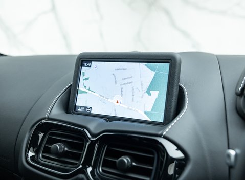 Aston Martin Vantage V8 21