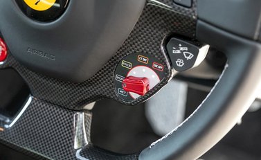 Ferrari F12 Berlinetta 18