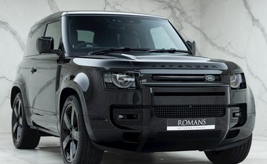 Land Rover Defender 90 V8 Bond Edition 1