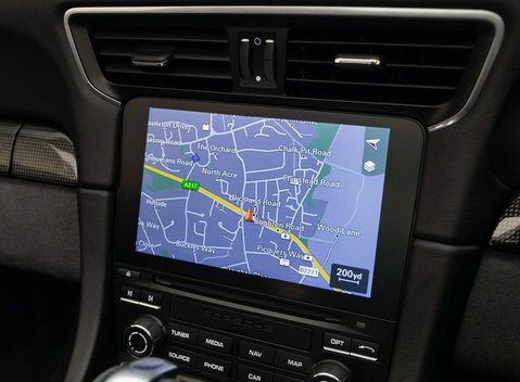 Porsche 911 Targa 4 GTS (991.2) 11