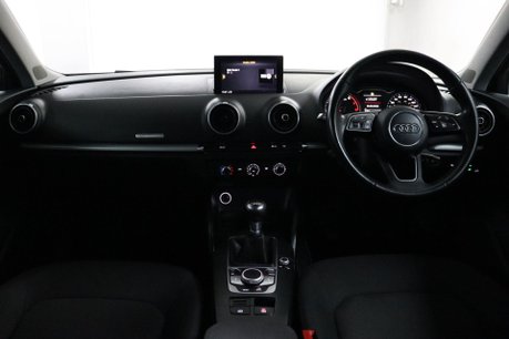 Audi A3 SPORTBACK TFSI SE TECHNIK 38