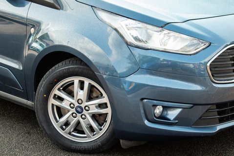 Ford Grand Tourneo Connect TITANIUM TDCI 11