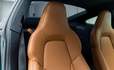 Porsche 911 GT3 TOURING (992.2) 18