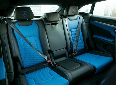 Lamborghini Urus 13