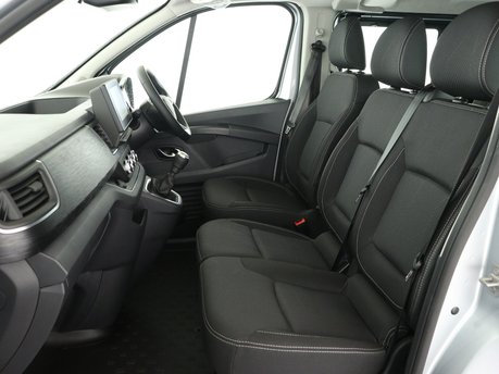 Renault Trafic LL30 Blue dCi 150 Extra Sport Crew Van MY26 9
