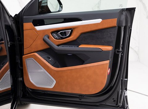 Lamborghini Urus 22