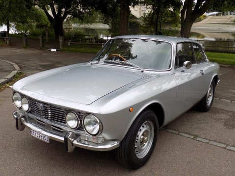 Alfa Romeo GT 1300 Junior 45
