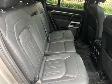 Land Rover Defender 3.0 Defender XS Edition D MHEV Auto 4WD 5dr 32