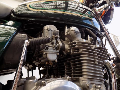 Kawasaki Z900 A4 40