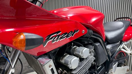 Yamaha FZS FAZER 1998 RUNNING PROJECT COMMUTER BIKE 600CC 16