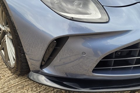 Aston Martin Vantage V8 14