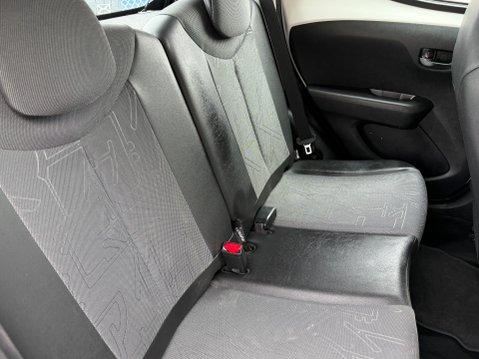 Toyota Aygo VVT-I X-PRESSION 31
