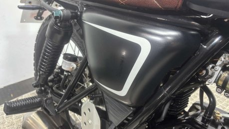 Mutt Mastiff 2022 ONLY 2K CAFE RACER NEW MOT VERY CLEAN LEARNER BIKE 125CC 19