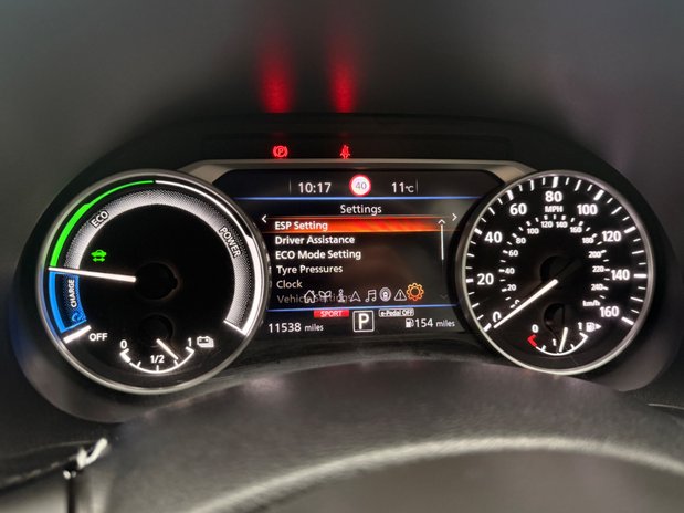 Nissan Juke TEKNA PLUS 27