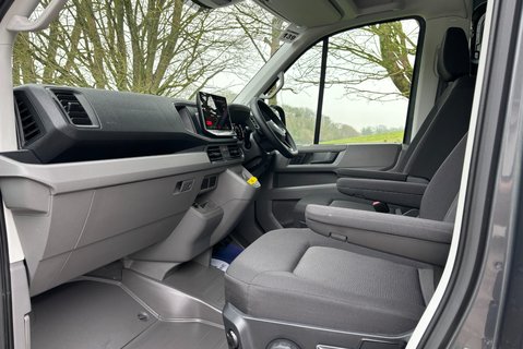 MAN TGE 3.180 4Motion Standard Hr DCIV - DSG Auto - 5 Seats 15