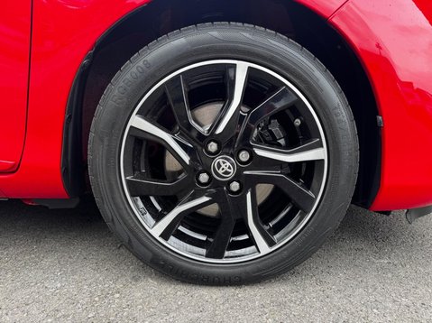 Toyota Yaris VVT-I DESIGN 35