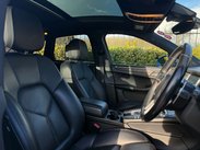 Porsche Macan 2.0 Macan Semi-Auto 4WD 5dr 38