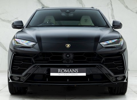 Lamborghini Urus 4