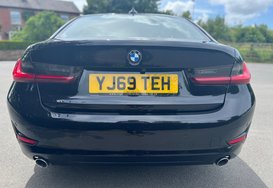 BMW 3 Series 318D SPORT 9