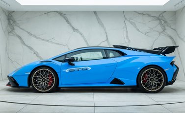 Lamborghini Huracan STO 5