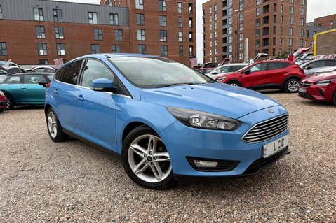 Ford Focus ZETEC.. 9 MAIN DEALER SERVICES.. £20 ROAD TAX.. 1 PREVIOUS KEEPER..STUNNING 1